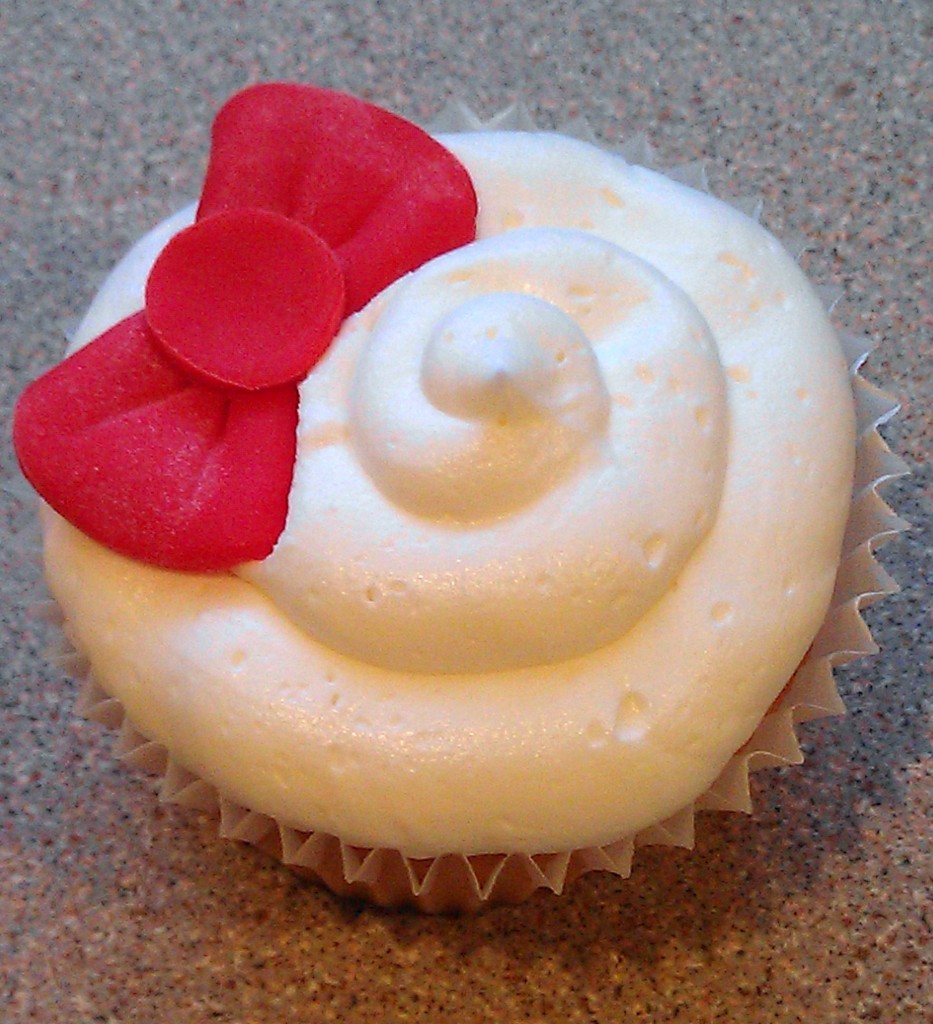 how to make hello kitty cupcake toppers